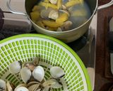 Hình bước làm 2 của món Cháo yến mạch nghêu (Ngao) nấu củ cải trắng [Eat clean - Lose weight]