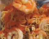 รูปขั้นตอนการทำที่ 4 ของ มาม่าผัดไข่เค็มไข่กุ้ง