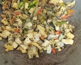 Foto langkah ke 5 dari resep Oseng kerang + tahu.