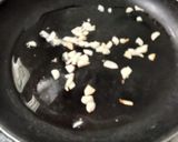 Foto del paso 2 de la receta: Pizza de espinaca salteada con ajo, con salsa blanca de cebolla