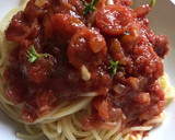 Foto del paso 2 de la receta: Spaghetti con salsa tres tomates