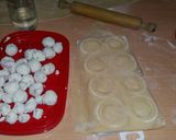 Foto del paso 8 de la receta: Sorrentinos a lo Mansilla (tuco y pesto)