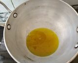 A picture of step 2 of Yum prawn curry.