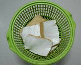 Hình bước làm 1 của món Tàu Hủ Ky Cuộn Nấm (Món Chay)