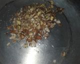 A picture of step 4 of Maggi soup with roasted nuts and chicken 😋😋😋😋.