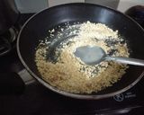 A picture of step 1 of Oats Upma.