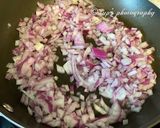 A picture of step 4 of Steamed & Fried Chicken Momos (Dumplings).