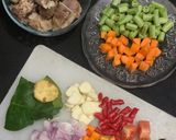Foto langkah ke 1 dari resep Asem - asem daging buncis wortel.