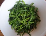 Foto langkah ke 2 dari resep Tumis kucai tahu cina.
