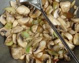 Foto langkah ke 5 dari resep Jamur kancing saus tiram (jamur campignon) telur puyuh.