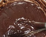 Foto langkah ke 5 dari resep Shiny Crust Brownies.