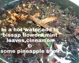 A picture of step 1 of Bissap juice.