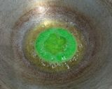 Foto langkah ke 6 dari resep Kue Cucur Pandan.