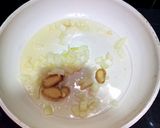 Foto langkah ke 2 dari resep Udang Pakcoy Asam Manis Pedas.