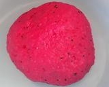 Foto langkah ke 1 dari resep Donat buah naga merah (takaran sendok).