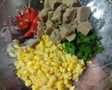 Foto langkah ke 1 dari resep Oseng jagung baso pedas manis.