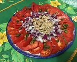 Une image de l'étape 6 de Salade de tomates au thon oignon rouge et câpres (sauce citron).