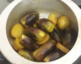 A picture of step 1 of Stuffed brinjals in cooker.