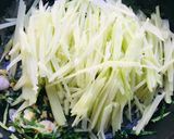 Hình bước làm 5 của món Su su xào lá lốt