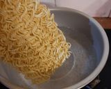 Foto langkah ke 1 dari resep Mi Titi Makassar.