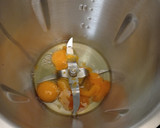 Foto del paso 2 de la receta: Bizcocho de yogur y frutas en robot cocina