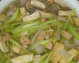 Foto langkah ke 8 dari resep Sambal Goreng Labu Siam, Tahu, Tempe dan Kikil.