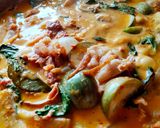 รูปขั้นตอนการทำที่ 7 ของ เมนู แกงเผ็ดน้ำข้นเนื้อติดมันพุงปลาแซลมอน😋😋
