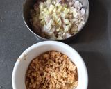A picture of step 1 of Indian Lettuce Top with Dried Shrimps.