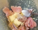 Foto del passaggio 2 della ricetta Patate, cipolle filetti trota in friggitricearia