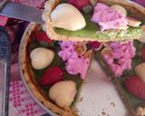 Foto langkah ke 4 dari resep Pie susu pandan bertopping buah.