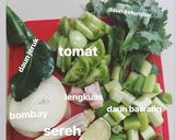 Foto langkah ke 3 dari resep Tomyum Udang Jamur.