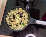 Foto del paso 2 de la receta: Tortilla de berenjena y calabacín