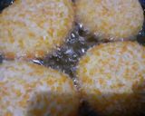Foto langkah ke 6 dari resep Roti Goreng Ayam.