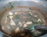 A picture of step 10 of Spinach soup with methi papdi n masala khakra.