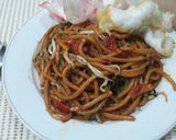 Foto langkah ke 5 dari resep Tumis Mie Lidi Sayur.