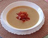 Cukkínis burgonyakrémleves sonkachipsszel recept fázis 6 fotója