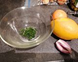 Une image de l'étape 3 de Tartare d'huîtres et Coquilles st Jacques a la Grenade.