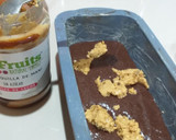 Foto del paso 3 de la receta: Budín de chocolate y crema de maní sin azúcar❤