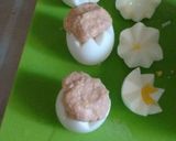 Foto del paso 7 de la receta: Huevos rellenos de atún (pollitos saliendo del cascarón)👍💕🐣🐣