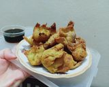 Hình bước làm 4 của món Hoành thánh hải sản chiên giòn