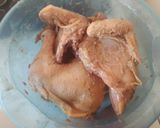 Foto del paso 2 de la receta: Pollo al horno con papitas, especias y mantequilla