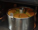 Foto langkah ke 8 dari resep Pandan Chiffon Cake.