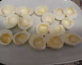 Foto del paso 1 de la receta: Huevos rellenos de guacamole