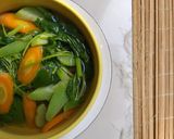 Foto langkah ke 4 dari resep Sayur bayam, wortel dan labu siam kecil.