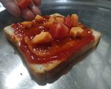 બ્રેડ પીઝા (Bread Pizza Recipe In Gujarati) રેસીપી સ્ટેપ2ફોટો
