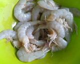 Foto langkah ke 1 dari resep Udang goreng black pepper.