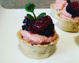 Foto del paso 5 de la receta: Mini tartaletas con mousse de salmonete marinado