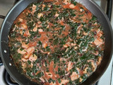 Tortilla de pollo y hojas de remolachas