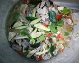 รูปขั้นตอนการทำที่ 3 ของ แกงอ่อมเครื่องในไก่ผักนานาชนิด