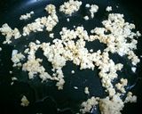 Hình bước làm 4 của món Cơm Chiên Tỏi